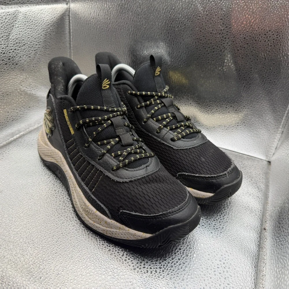 Size 7Y Under Armour UA Curry‎ 3Z7 Black Kids Basketball Shoes 3026623-001